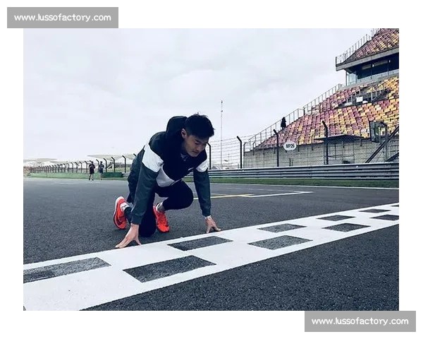 从起跑到冲线的极限速度解析二百米比赛视频全景解读精彩瞬间解析