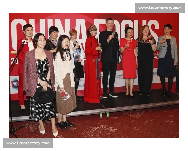 国际拔河比赛聚焦全球力量与团队精神的巅峰对决舞台新时代竞技魅力展示